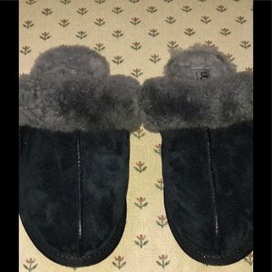 Ugg Scuffette Slipper Black& Grey Women’s Sz:9